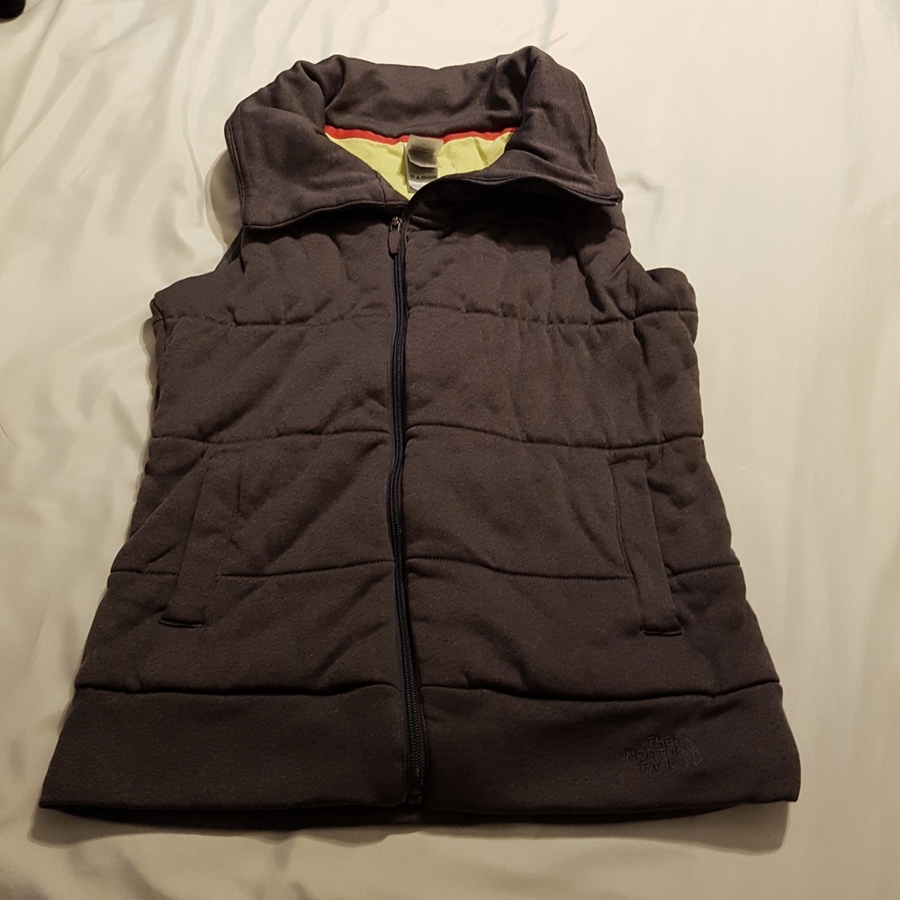 EUC ladies North Face vest medium